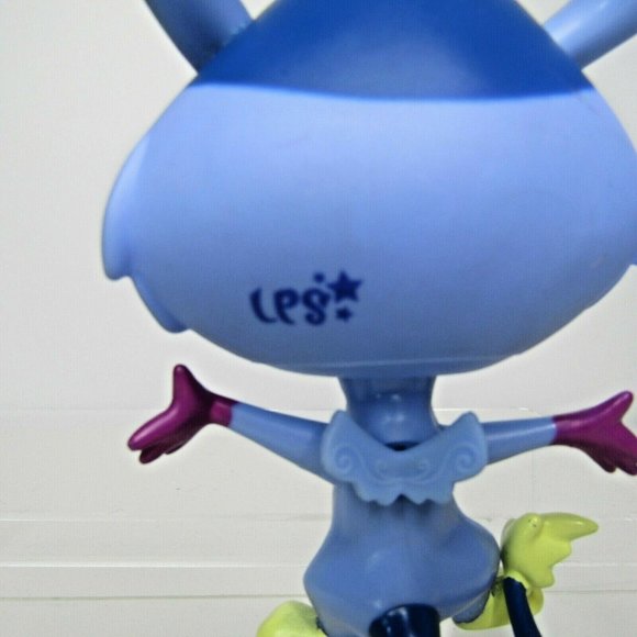 Littlest Pet Shop Bunny Action Figure Blue Wings 5 Inches - Picture 5 of 9